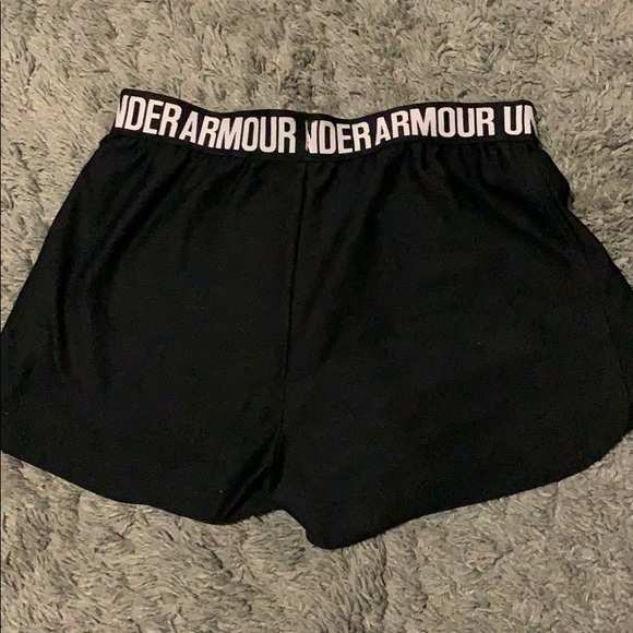 Under Armour Shorts - Picture 2 of 4